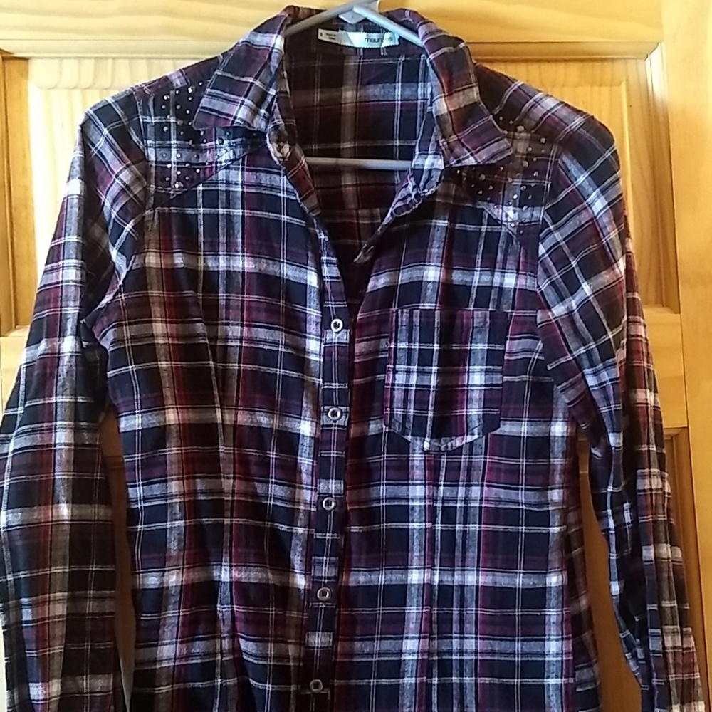 Maurices plaid button down shirt